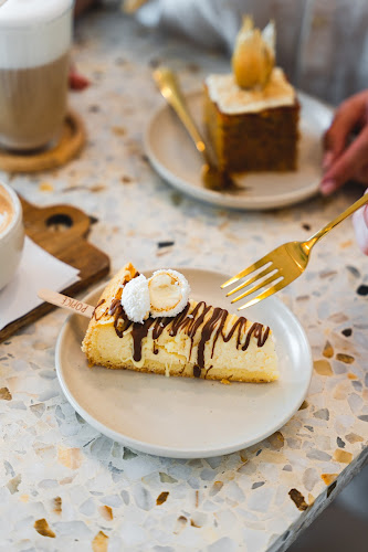 Yollie - Popice Café & Concept Store