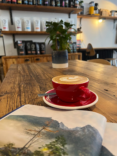 Aura Cocktail & Shisha Lounge - Gastronomie und Hotellerie