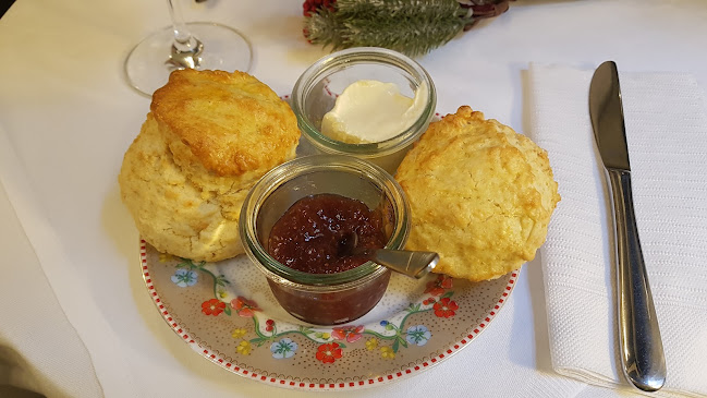 Comentarii opinii despre Eaton Place Café und Tearoom