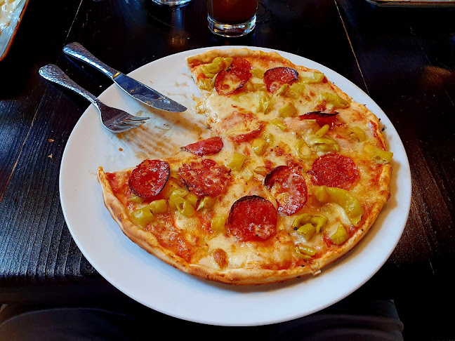 Rotes Schloß Pizzeria