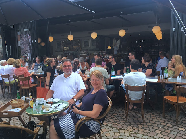 PICCOLA PAUSA - caffè panini aperitivi - Gastronomie und Hotellerie