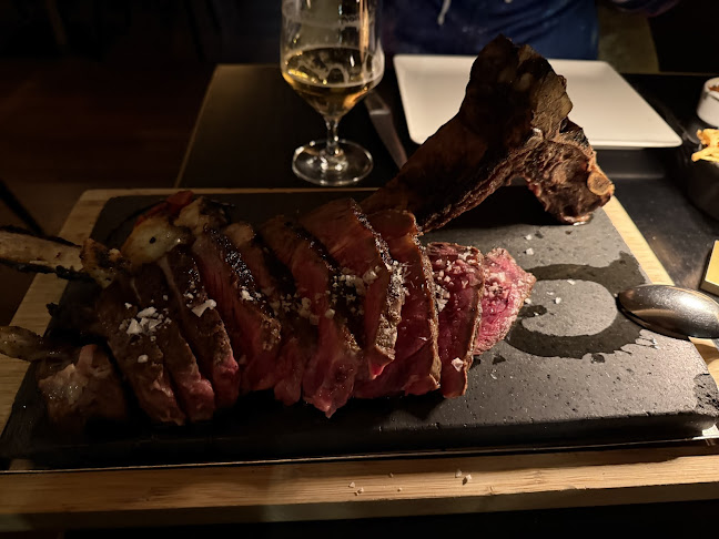 [m]eatery restaurant & botanist bar Hamburg - Gastronomie und Hotellerie