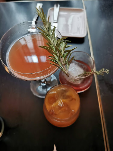 [m]eatery restaurant & botanist bar Hamburg - Gastronomie und Hotellerie