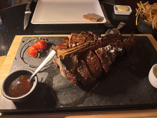 [m]eatery restaurant & botanist bar Hamburg - Hamburg