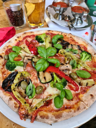 Opinii despre Eiscafé-Pizzeria-Hotel Rialto în Eilenburg - Gastronomie und Hotellerie