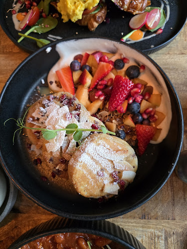 Alua Vegan Catering & Cafe, Schützenpl. 1, 01067 Dresden