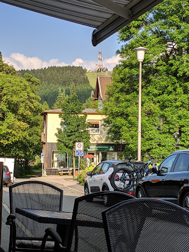 Restaurant Zum Kachelofen - Gastronomie und Hotellerie