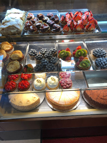 Comentarii opinii despre Eiscafé & Konditorei Capri