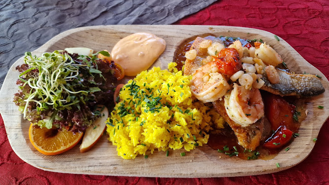 Roter Milan - Gastronomie und Hotellerie