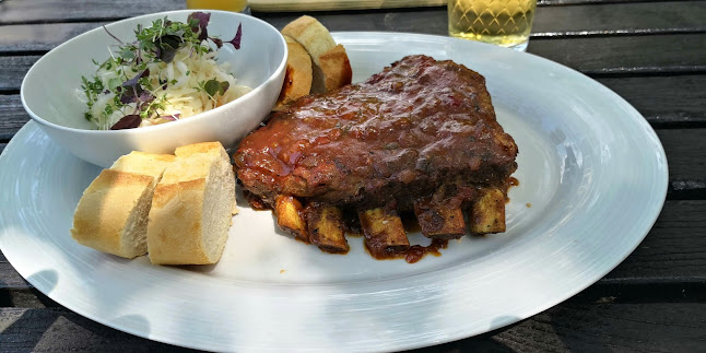 Opinii despre Familienbiergarten "Zum Anglerpark" în Weiterstadt - Gastronomie und Hotellerie