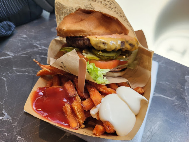 Opinii despre Grillwerk Curry & Bistro în Stralsund - Gastronomie und Hotellerie