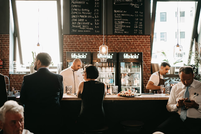 Comentarii opinii despre Die Halle