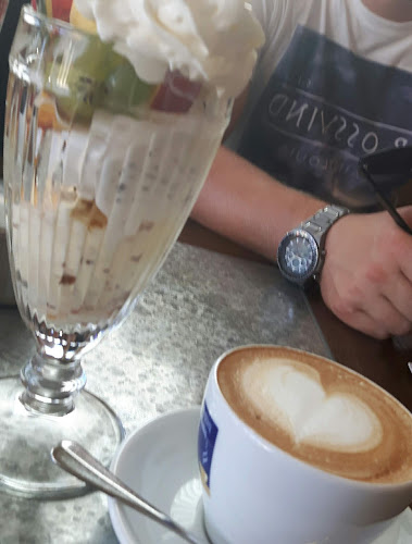 Opinii despre PICCOLA PAUSA - caffè panini aperitivi în Lörrach - Gastronomie und Hotellerie