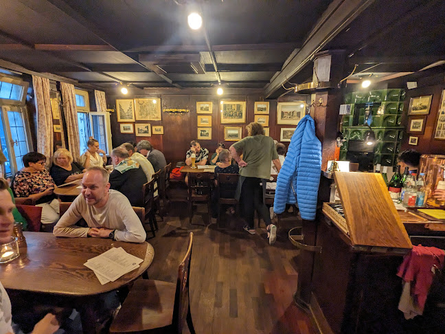 Opinii despre Weinstube Zur Kiste în Stuttgart - Gastronomie und Hotellerie