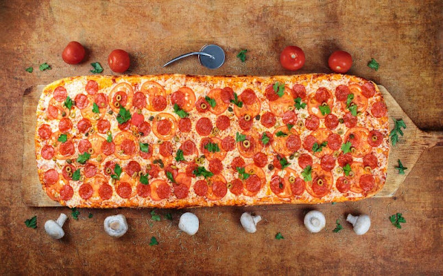 Opinii despre Pizza 1 Meter Express în Fürth - Gastronomie und Hotellerie