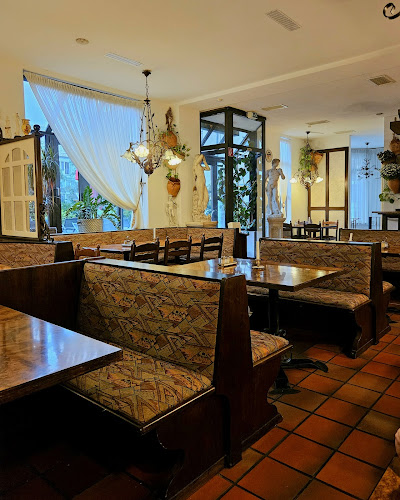 Dimitra - Gastronomie und Hotellerie