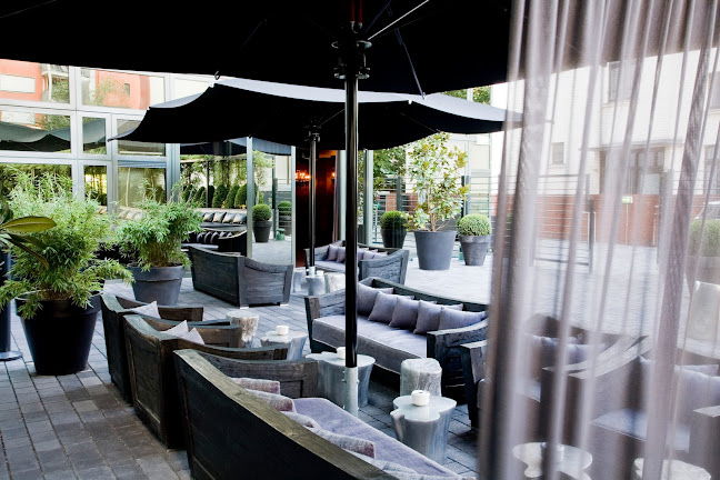 Opinii despre Roomers Bar în Frankfurt am Main - Gastronomie und Hotellerie