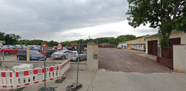 Roter Milan - Gastronomie und Hotellerie