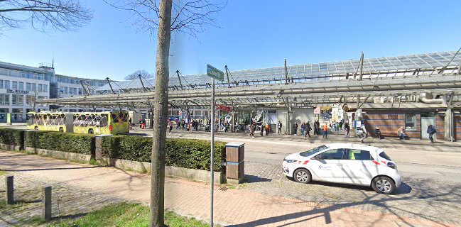 Junge Die Bäckerei.